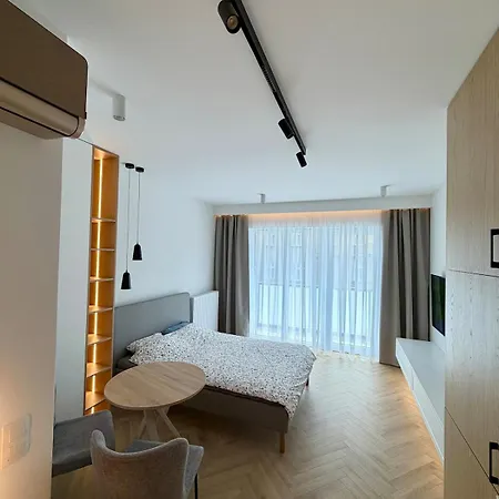 Premium With Balcony Air Conditioning And Garage In Катовице